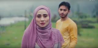 Watch This Malaysian Couple Dance To Tune Of Ladki Badi Anjani Hai In Kashmir Gyawun Tujh mein rab dikhta hai (official remix). ladki badi anjani hai in kashmir
