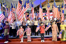 Lirik jalur gemilang | lagu patriotik malaysia merahmu bara semangat waja putihmu bersih budi pekerti kuning berdaulat. Galeri Foto Album Majlis Pelancaran Kibar Jalur Gemilang Sempena Hari Kebangsaan Peringkat Negeri Sembilan Oleh Yab Menteri Besar Di Seremban Prima Pada 7 Ogos 2018 Image Majlis Pelancaran Kibar