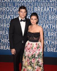 View gallery 37 images if your child's bath time turns into a nightly battle, you may want to take a page out of mila kunis and ashton kutcher 's book. Ashton Kutcher And Mila Kunis S Kids Won T Have Trust Funds Popsugar Middle East Family