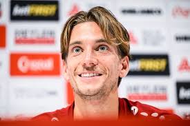 Dennis Praet heeft “véél goesting” om weer te schitteren: “Ik sprak met  Anderlecht, maar het totaalplaatje klopte bij Antwerp”