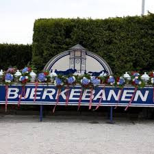 The following 15 files are in this category, out of 15 total. Bjerke Travbane Home Facebook