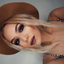 Sarah Bergstrom (sarahbeexo)