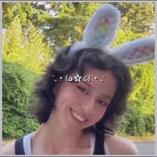 Lizzie Conrad's Instagram, Twitter & Facebook