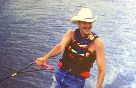 Alan jackson — chattahoochee (тема карейриньи) 03:56. There S A 10 Hour Video Of Nothing But Alan Jackson Water Skiing In Jeans Alan Jackson Water Skiing Alan Jackson Music