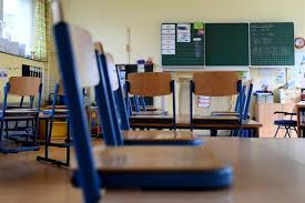 In questa pagina del nostro portale puoi consultare tutte le scuole italiane pubbliche e private: Il Ministro Azzolina Per Le Scuole Non E Possibile Dare Una Data Di Riapertura