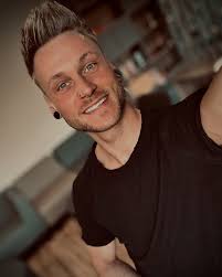 Kev Kev (@kevderkev) • Facebook