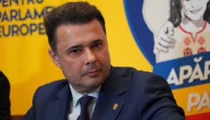 Candidatul AUR la președinția CJ Călărași, Daniel Florea, a identificat  câteva probleme ale județului. Printre acestea: lipsa locurilor de muncă și  a legăturilor între localitățile mici și orașe