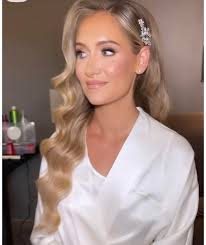 not my picture, got it from pinterest* Where can I find a small hair clip  like this ? All the ones I find are super big. Thanks!