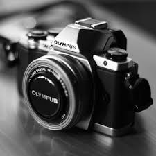 Mirrorless adalah salah satu jenis kamera yang menjadi idaman para fotografer dunia, sejak kehadirannya perangkat yang satu ini langsung mendapat perhatian khusus dari semua kalangan para pelaku fotografi. 18 Kamera Mirrorless Terbaik Di 2021 Harga Mulai 3 Jutaan Pricebook