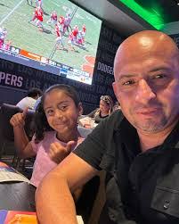 Karina Carias's Instagram, Twitter & Facebook