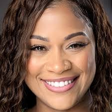 Ina Gross's Instagram, Twitter & Facebook