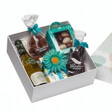 Cadeau De Paques Au Chocolat Belge Panier Cadeau De Paques 1kg Valentino Chocolatier Chocolats Belges Et Cadeaux En Chocolat