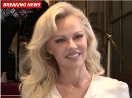 Pamela Anderson bi parêzvanê xwe re dizewice, di dema pandemiyê de evîndar  bûye!