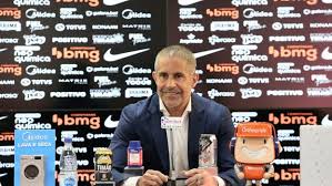 Já vi esse filme no Corinthians! Sylvinho é um estudioso e promissor técnico  que pode dar certo em casa! | Blogs - ESPN