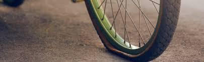 Crever (un pneu) (to) puncture (a tyre). Reparer Une Crevaison Sans Demonter La Roue Du Velo