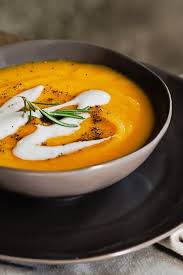 Kurbissuppe Mit Hokkaido Und Kokosmilch Ganz Klassisch Rezept Vorspeisen Rezepte Kurbissuppe Rezept Kurbissuppe