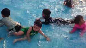 Finden und vergleichen sie air booking online. Kids In The Swimming Pool Pusat Rekreasi Air Putrajaya Youtube