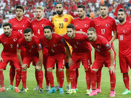 Die gruppe h zählt wohl gemeinsam mit gruppe c zu den albanien dürfte der türkei keine großen probleme bereiten. Die Turkei Bei Der Em 2016 Kader Spielplan Stadien Und Gegner Fussball Em