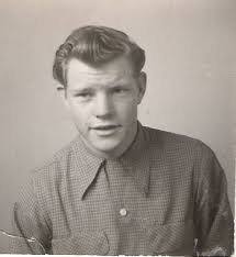 Clifford Hoskins (1935-2011)