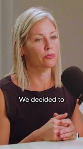 👋 I've been hanging here for a decade so I guess it's time to reintroduce  myself 🫣 My name is Kelly LeVeque I'm a clinical nutritionist, author,  wife and mom of 3