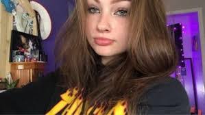 Lacey Brooks's Instagram, Twitter & Facebook