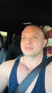 Finished 2025 strong. Did a volume legs workout then scarfed down a stuffed  crust pizza from Domino’s. You all be safe out there please! God’s  blessings upon you and your families in the year ahead.