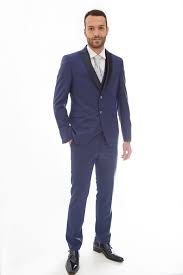 Scopri le proposte slim fit che si appoggiano perfettamente sui fianchi. Abito Da Cerimonia Uomo Blu Notte