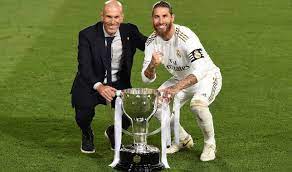 أعلن نادي ريال مدريد، اليوم الخميس، رحيل المدير الفني الفرنسي زين الدين زيدان عن منصبه. 8lv1jsw1frfu M