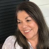 Laura Erhardt's Instagram, Twitter & Facebook