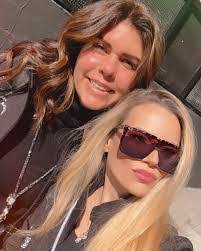 Latisha Simon's Instagram, Twitter & Facebook