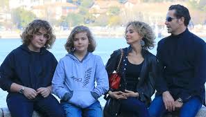 Oriella dorella il suo ex marito hanno provato per tantissimo tempo ad avere dei figli naturali, ma non sono arrivati e così hanno deciso di adottare dei bambini. Marina Berlusconi Chi E La Figlia Prediletta Di Silvio Dilei