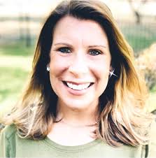 Carrie Oaks's Instagram, Twitter & Facebook