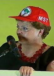 Resultado de imagem para dilma com bone do mst