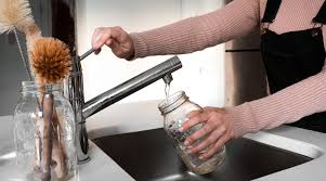 Özellikle çocukların bu kimyasallara olan alerjen tepkileri pek çok anneyi daha doğal, ev yapımı temizlik malzemelerine yönlendiriyor. Dogal Malzemelerle Ev Temizligi Yontemleri