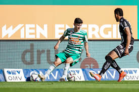 Avusturya türk futbolcuyu konuşuyoralmanya'da düzenlenen mercedes juniors cup 2019 turnuvasında en genç futbolcu olarak rapid wien formasıyla boy gösteren. 90plus Eintracht Frankfurt Interesse An Rapid Talent Yusuf Demir 90plus