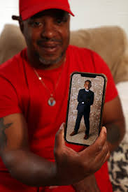 Chicago woman attended her first therapy session the day before allegedly  shooting 7th grade son, displayed 'weird, erratic behaviors'