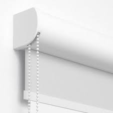 Neben der klassischen ausführung, fertigen wir das kassettenrollo sogar elektrisch. Rollos Nach Mass Hier Konfigurieren Bestellen Gratis Stoffmuster