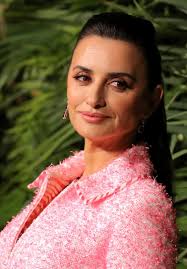 Check out the latest pictures, photos and images of penelope cruz from 2020. Penelope Cruz Charles Finch And Chanel Pre Oscar Awards 2020 Dinner Celebmafia