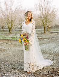 Lace Craze Style Inspiration Modern Weddings Hawaii Bridal Inspiration Noiva Boho Vestido De Noiva Vestido De Casamento