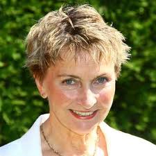 Eva-Maria Farohi (@EvaFarohi)