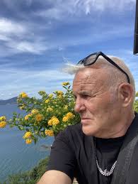 Al 98esimo trova le energie per abbassare la testa, correre centralmente e  scordarsi che di ruolo fa il difensore: palla perfetta e Zaccagni fa tutto  il resto. Questo ragazzo dopo l'autogol ha