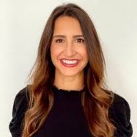 Shari Little's Instagram, Twitter & Facebook