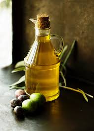 clean your face naturally with oil yep