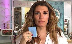 El caso Flor de la V. y algunas ideas sobre qué es ser mujer y van más allá  de la vagina