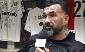 Stream tracks and playlists from robert lima on your desktop or mobile. Robert Lima Habla Mal De Honduras Hay Corrupcion Por Todos Lados La Gente Anda Armada Diario Deportivo Mas