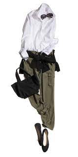 white shirt green cargos black accessories classic pantalones verdes moda europea ropa de moda