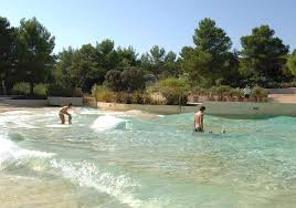 Piscine A Vagues Golf Domaine De Pont Royal Mallemort Piscine A Vague Idee Vacances Piscine