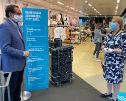 Finden sie alle rabattaktionen bei primark essen ☑️. Oberburgermeister Macht Sich Bild Von Hygienemassnahmen Im Essener Einzelhandel Essen De