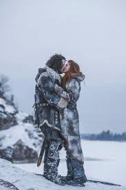 Jon Snow Ygritte Game Of Thrones Cosplay Jon Snow And Ygritte Jon Snow Aesthetic Game Of Thrones Cosplay