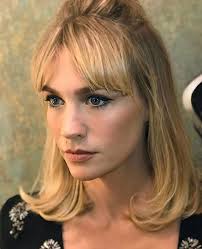 Quelle coupe de cheveux lui va le mieux ? Cheveux Quelle Frange Pour Quelle Forme De Visage Marie Claire Belgique